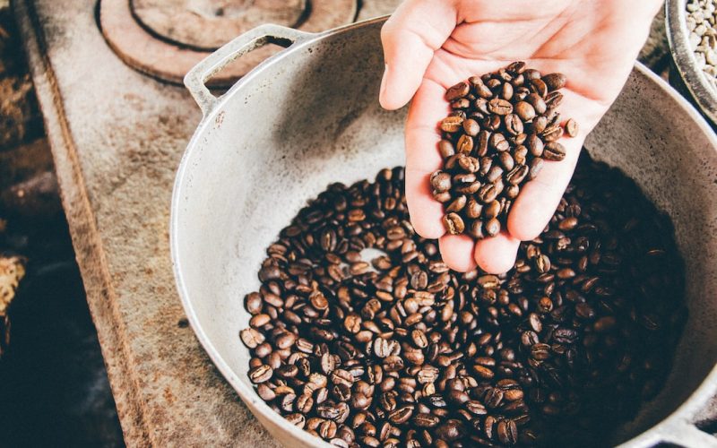 Är det tillåtet att dricka kaffe medan man tar antibiotika?