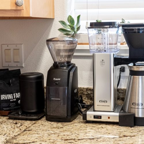 Hur man brygger kaffe i en Moccamaster: Steg-för-steg-guide