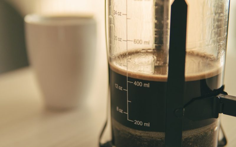 Vad är en kaffepress och hur fungerar den?