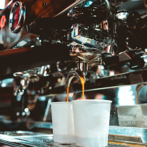 Guide till att välja rätt kaffemaskin för espresso och cappuccino