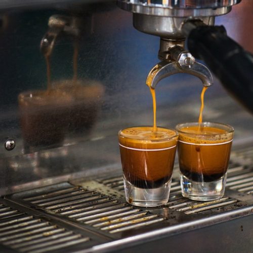 Kaffemaskin kontra espressomaskin: Vilken är bäst för dig?