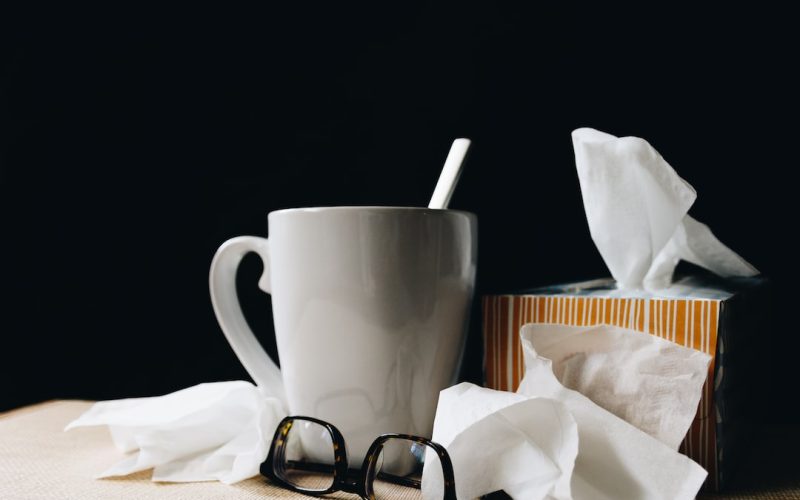 Varför dricker människor kaffe när de är sjuka? – En utforskning av sambandet mellan kaffeintag och sjukdomstillstånd